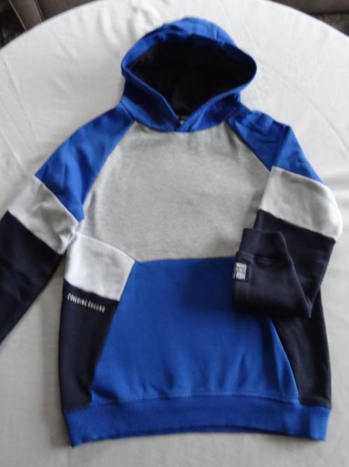 Sweater WE 146  ‘ Metric Century’ katoen met kap    € 13, Kinderen en Baby's, Kinderkleding | Maat 146, Zo goed als nieuw, Jongen