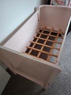 Baby bedje roze vintage, Huis en Inrichting, Ophalen