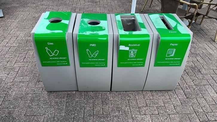 Afvalscheidingsstation  Prullenbakken set 4-delig, Huis en Inrichting, Woonaccessoires | Prullenbakken, Gebruikt, Kunststof, 50 tot 75 cm