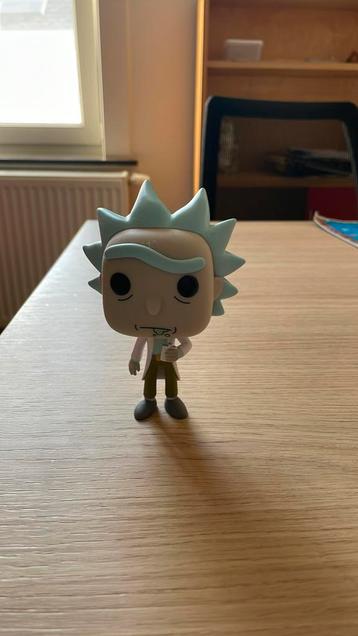 Rick met flesje alcochol in de hand figuurtje   beschikbaar voor biedingen
