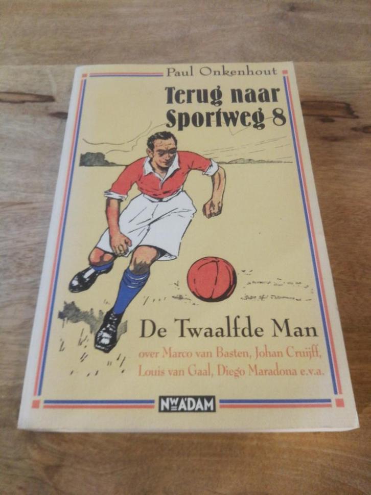 Paul Onkenhout - Terug naar Sportweg 8, Boeken, Sportboeken, Zo goed als nieuw, Ophalen of Verzenden