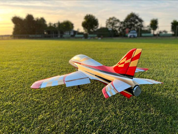 Sebart mini avanti s met stumax sm89-45, Hobby & Loisirs créatifs, Modélisme | Radiocommandé & Téléguidé | Avions, Comme neuf