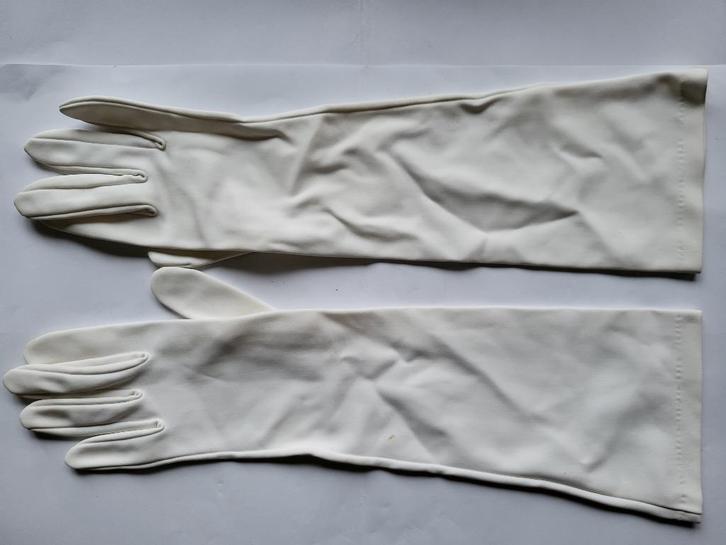 vintage handschoenen jaren 60 - 70 12eur per stuck, Kleding | Dames, Mutsen, Sjaals en Handschoenen, Gedragen, Handschoenen, Ophalen of Verzenden