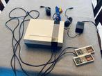 Nintendo NESE-001 uit 1985, Met 2 controllers, Gebruikt, Ophalen of Verzenden