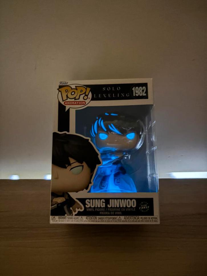 Funko POP! #1982 Sung Jinwoo Solo Leveling Chase Glow, Verzamelen, Poppetjes en Figuurtjes, Zo goed als nieuw, Ophalen of Verzenden