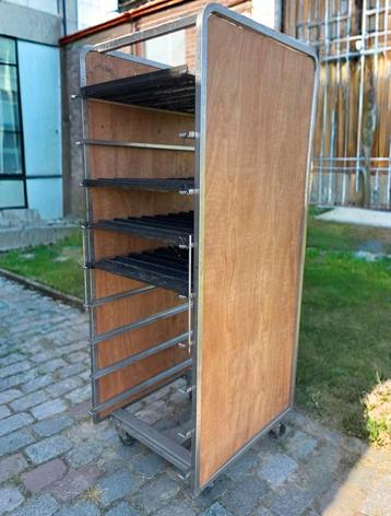 BAKKERSKAR / AFRUIMKAR beschikbaar voor biedingen