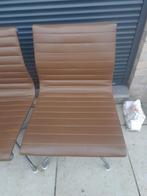 2 stoelen  herman miller in heel goede staat  in beige kaki, Ophalen