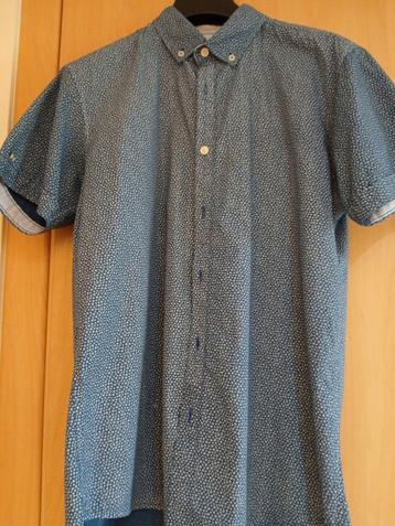 Herenhemd  beschikbaar voor biedingen