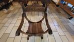 Ancien fauteuil Curulle en bois sculpté, Antiek en Kunst, Ophalen