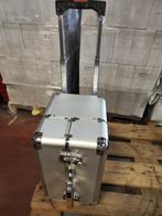 Valise pour accesoire a ongle et rangement  roulete et poign, Ophalen, Uitschuifbare handgreep, Gebruikt, 50 tot 60 cm