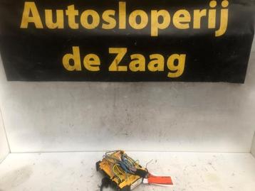 Zekeringkast van een Peugeot 208 beschikbaar voor biedingen