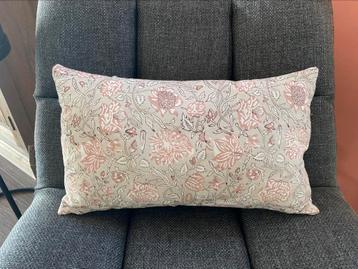 Coussin Agnès et Thérèse beschikbaar voor biedingen