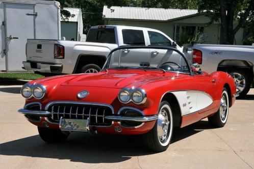 CHEVROLET CORVETTE C1, Auto's, Oldtimers, Particulier, Radio, Chevrolet, Benzine, Cabriolet, 2 deurs, Handgeschakeld, Rood, Zwart