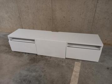 Witte TV kast Ikea beschikbaar voor biedingen