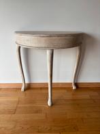 Vintage halfrond houten siertafeltje., Huis en Inrichting, Ophalen, Zo goed als nieuw
