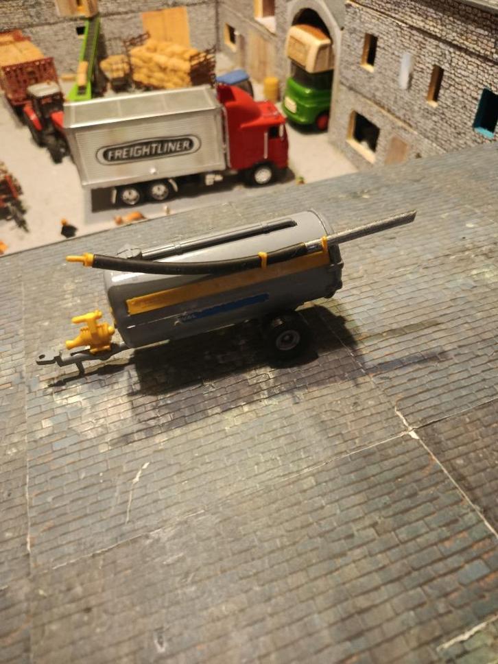 Tonne à lisier avec tuyau Alfa-Laval Britains 1979, Hobby & Loisirs créatifs, Voitures miniatures | 1:32, Utilisé, Tracteur et Agriculture
