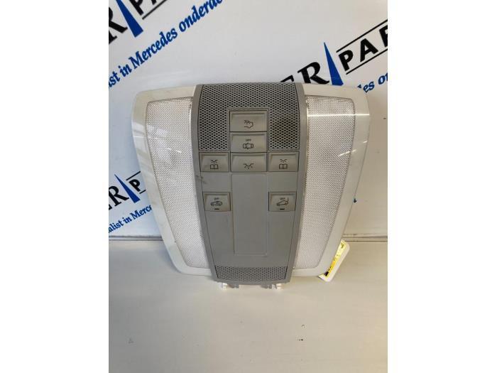 Binnenverlichting voor van een Mercedes C-Klasse, Auto-onderdelen, Verlichting, Mercedes-Benz, Gebruikt, 3 maanden garantie, Ophalen of Verzenden