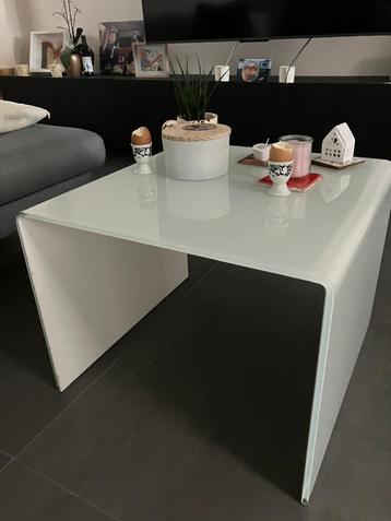 Salontafel beschikbaar voor biedingen