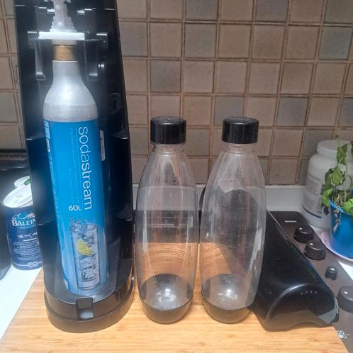 Sodastream, capsule voor 60liter en 2 grote plastic 1L fles, Elektronische apparatuur, Bruiswatermachines, Zo goed als nieuw, Ophalen