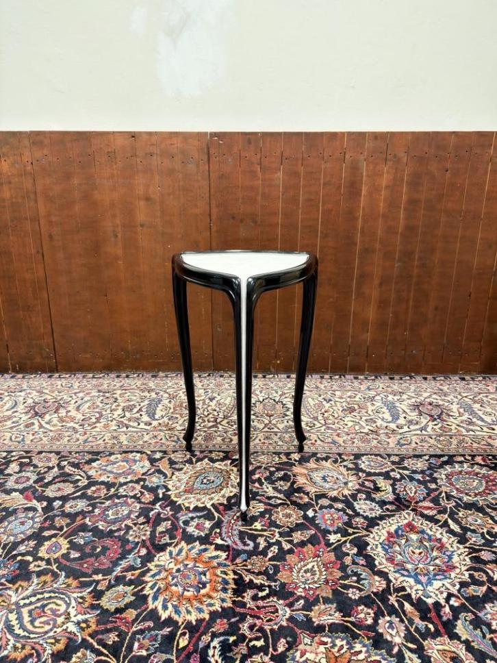 Zwart Bijzettafeltje met Inleg van Roggenhuid, Antiek en Kunst, Antiek | Kantoor en Zakelijk, Ophalen of Verzenden