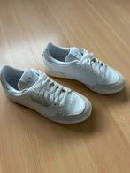 Sneakers blanches Adidas, Vêtements | Hommes, Chaussures, Enlèvement ou Envoi, Comme neuf, Baskets