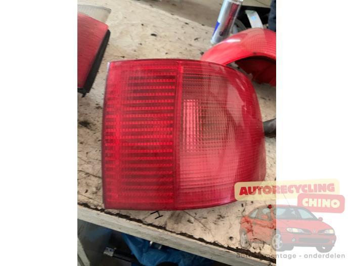 Achterlicht rechts van een Audi 80, Auto-onderdelen, Verlichting, Audi, Gebruikt, 3 maanden garantie, Ophalen of Verzenden