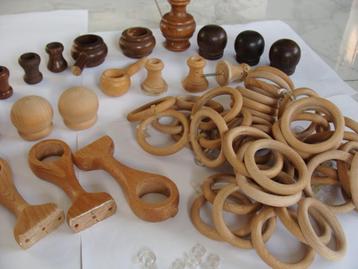Divers accessoires chêne pour tenture, anneaux, vintage beschikbaar voor biedingen