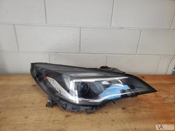 Opel Astra K 2015 - 2022 koplamp rechts 39158006 LED €200 beschikbaar voor biedingen