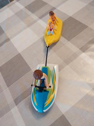 Playmobil jetski met bananenboot en 3 figuren beschikbaar voor biedingen