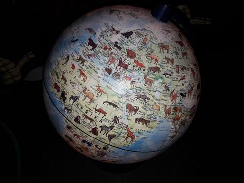 Wereldbol Dinoz | Stella Nova Globe, Huis en Inrichting, Woonaccessoires | Wereldbollen, Gebruikt, Verlicht, Ophalen