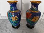 2 mooie antieke cloisonné vazen 45 cm op voet., Ophalen