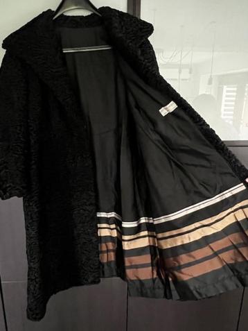 manteau vintage fourrure astrakan, Enlèvement, Porté, Noir