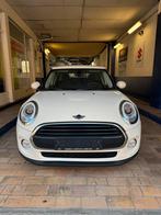 Mini One 1.2i 102 pk 2016 105.000 km GPS Airco, Auto's, Voorwielaandrijving, USB, 4 cilinders, Wit