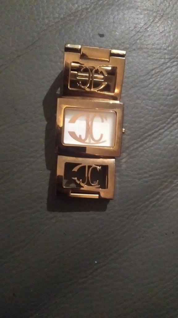 Metallic kleurige analoge elegante horloge van Just Cavalli, Handtassen en Accessoires, Horloges | Dames, Zo goed als nieuw, Polshorloge