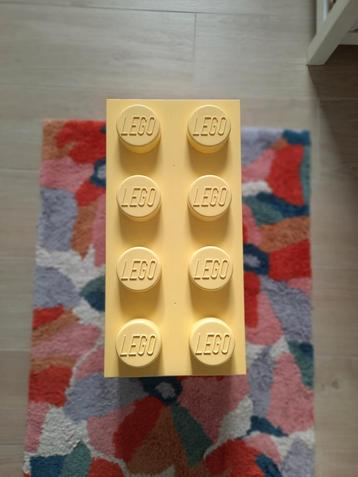 XL Lego opbergdoos gevuld met squishies
 beschikbaar voor biedingen