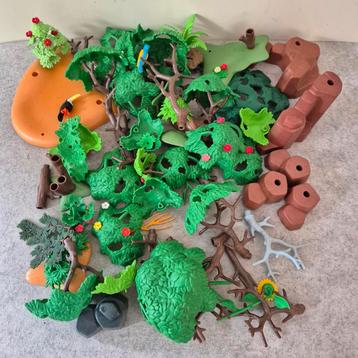 Playmobil, gebladerte, takken en rotsen beschikbaar voor biedingen