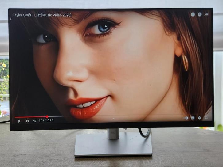 Extraordinary 24inch Dell monitor, Computers en Software, Monitoren, Zo goed als nieuw, DisplayPort, HDMI, Kantelbaar, LED, Ophalen