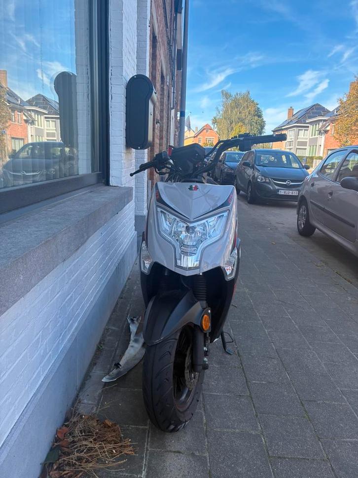 B klasse Gts Enzo rs GOED LEZEN, Fietsen en Brommers, Brommeronderdelen | Scooters, Ophalen
