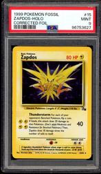 Zapdos Holo [Corrected Foil] PSA 9 - 15/62 - Fossil 1999, Hobby en Vrije tijd, Verzamelkaartspellen | Pokémon, Verzenden, Zo goed als nieuw