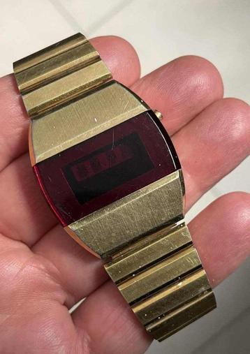 Vintage LCD rood LED-horloge werkt beschikbaar voor biedingen