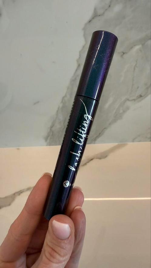 Kruidvat Lash Lifting Lengthening Mascara, Handtassen en Accessoires, Uiterlijk | Cosmetica en Make-up, Nieuw, Make-up, Ogen, Zwart