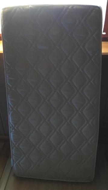 Matras voor kinderbedje  beschikbaar voor biedingen