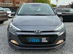 HYUNDAI i20 1.2i 12MOIS GARANTIE, Auto's, Hyundai, Te koop, Zilver of Grijs, 55 kW, Berline