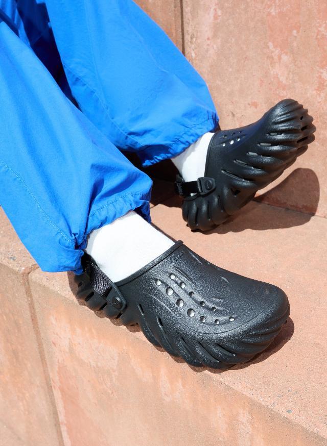 Crocs All-Terrain, Kleding | Dames, Schoenen, Zo goed als nieuw, Wandelschoenen, Zwart, Ophalen