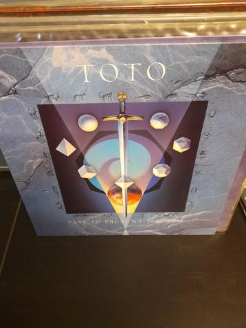lp - toto - past to present 1977-1990 beschikbaar voor biedingen