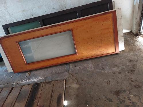 Meerdere deuren: twee met glas en gevernist: Dringend weg., Doe-het-zelf en Bouw, Deuren en Vliegenramen, Zo goed als nieuw, Glas