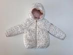 Mt 92 Wit gewatteerd jasje met bloemen en ruches, Kinderen en Baby's, Kinderkleding | Maat 92, C&A, Meisje, Ophalen of Verzenden