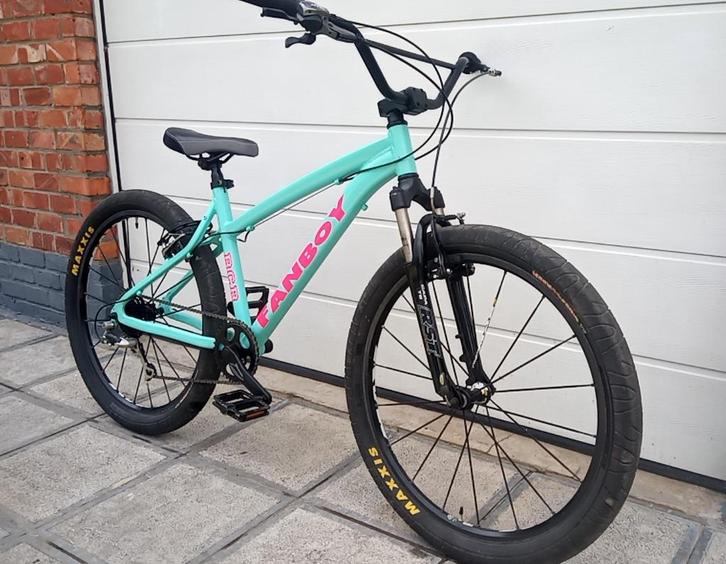 MTB (BCB FANBOY editie), Fietsen en Brommers, Fietsen | Crossfietsen en BMX, Zo goed als nieuw, 24 inch of meer, Aluminium, Ophalen