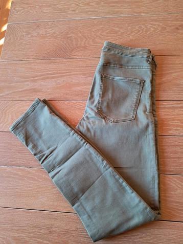 H&M 170 skinny jeans met hoge taille beschikbaar voor biedingen