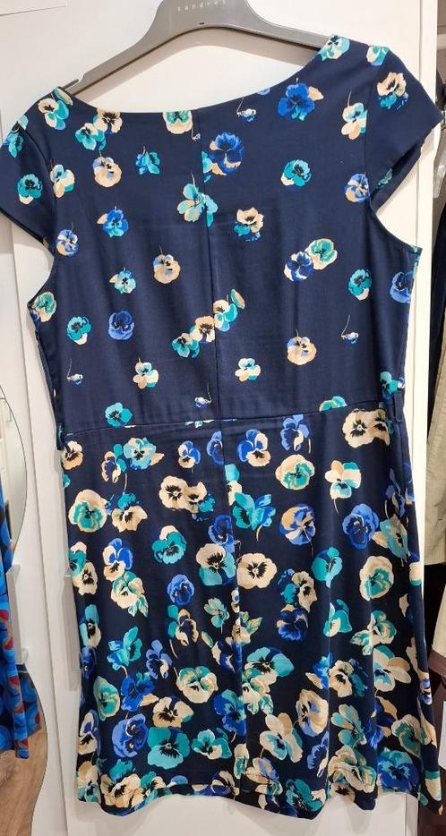 KLEEDJE BLAUW VIOOLTJES, Kleding | Dames, Jurken, Gedragen, Maat 42/44 (L), Blauw, Knielengte, Ophalen of Verzenden